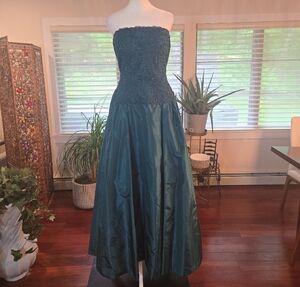Designer Helen Morley Silk Embroidered Lace Strapless Maxi Gown Green Size 8